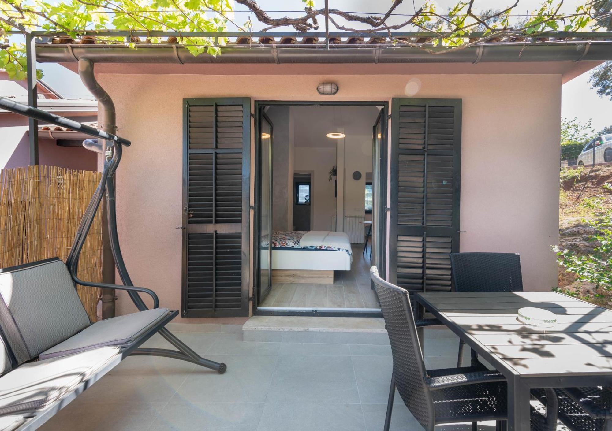 Apartment Niko Пула Екстериор снимка