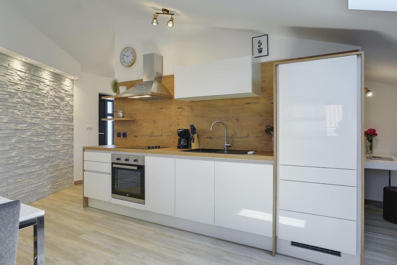 Apartment Niko Пула Екстериор снимка