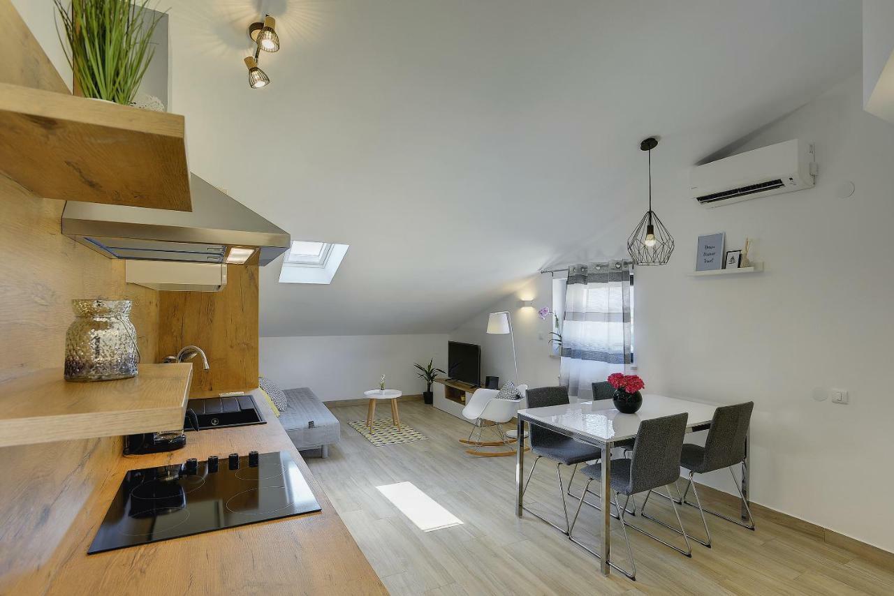 Apartment Niko Пула Екстериор снимка