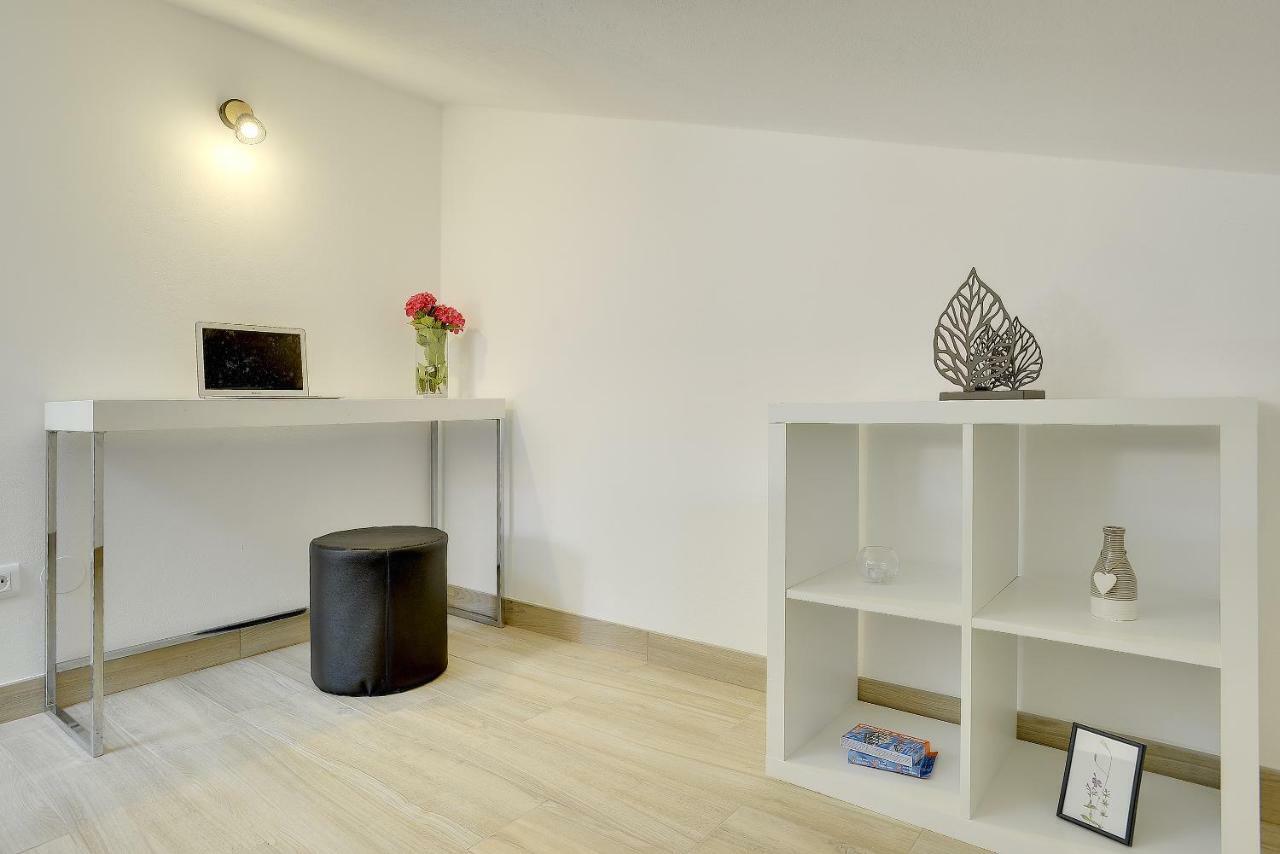 Apartment Niko Пула Екстериор снимка