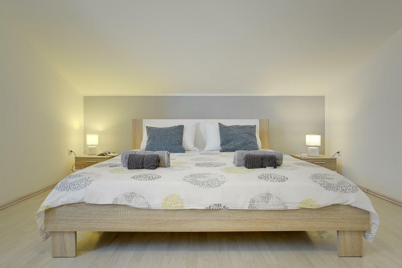 Apartment Niko Пула Екстериор снимка