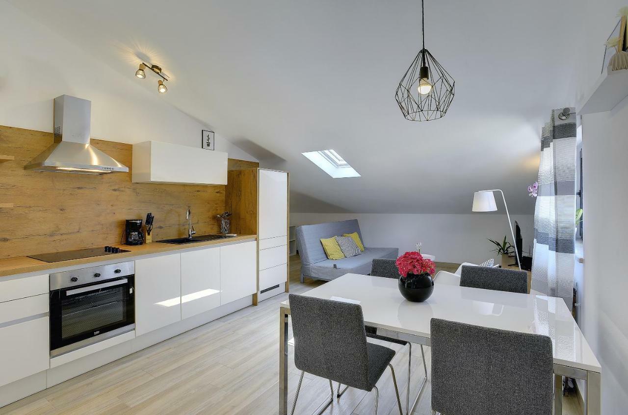 Apartment Niko Пула Екстериор снимка